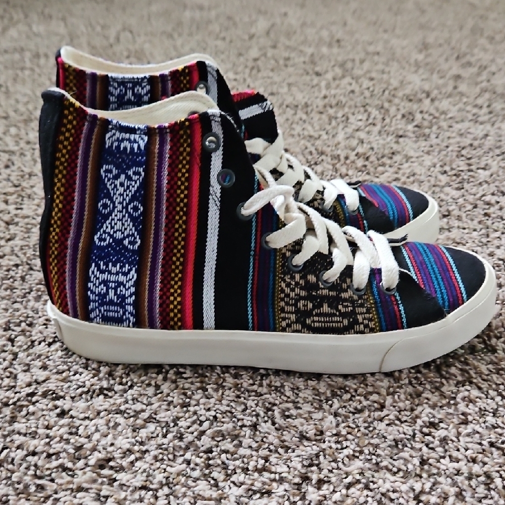 Inkkas Multicolor Striped High-Top Sneakers